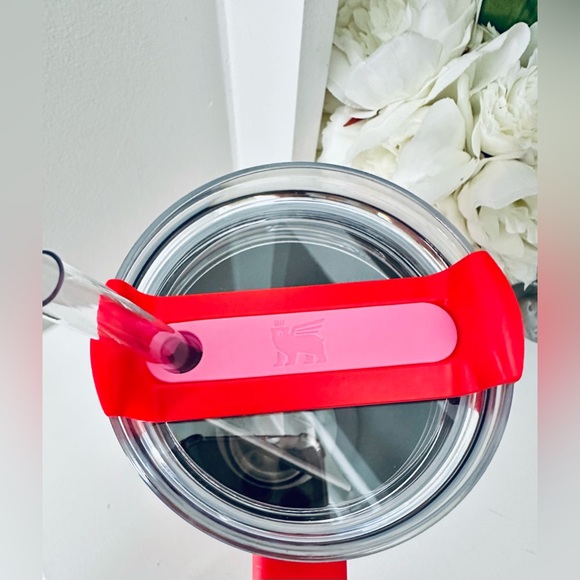 1 DAY SALE❤️ Stanley Valentine’s Day Limited Edition 40oz Flowstate Quencher Red - Picture 5 of 6